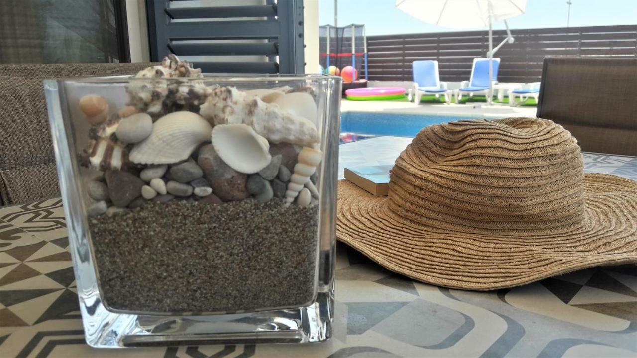 "Fun In The Sun" Villa Peyia Exterior foto