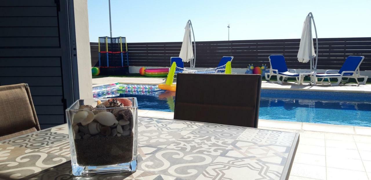 "Fun In The Sun" Villa Peyia Exterior foto